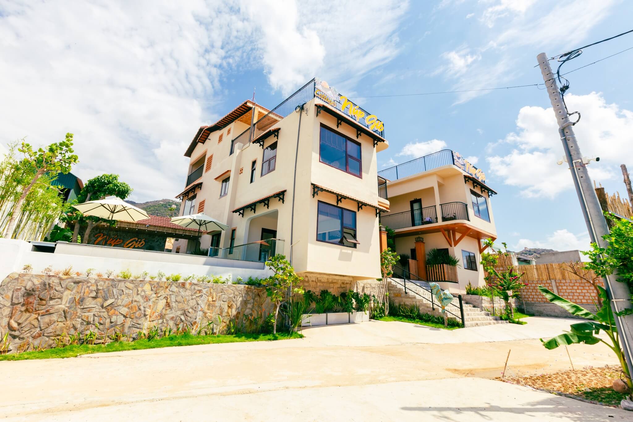 Kết Nối Với Chúng Tôi