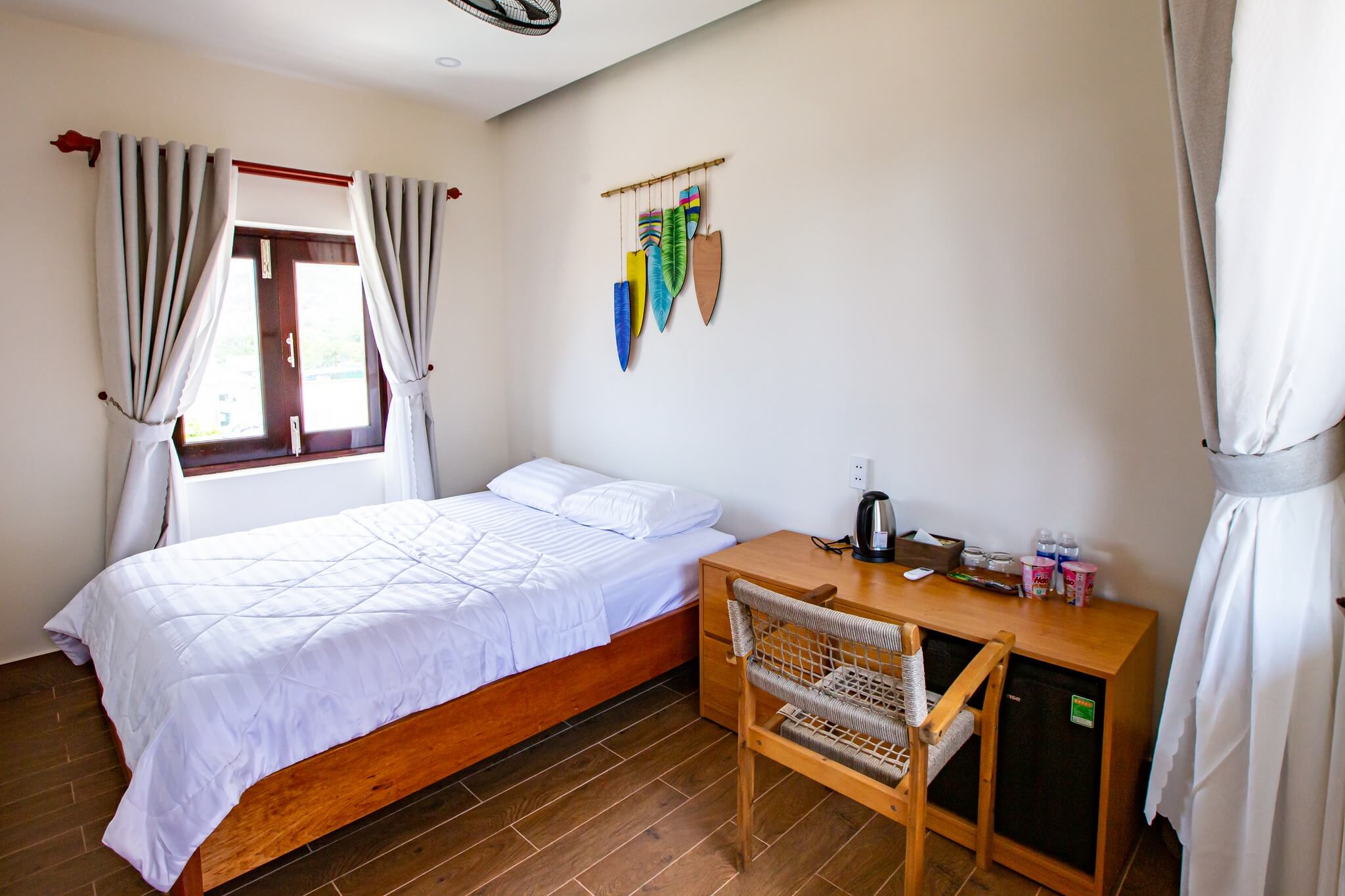 Standard Double Room thumbnail 3