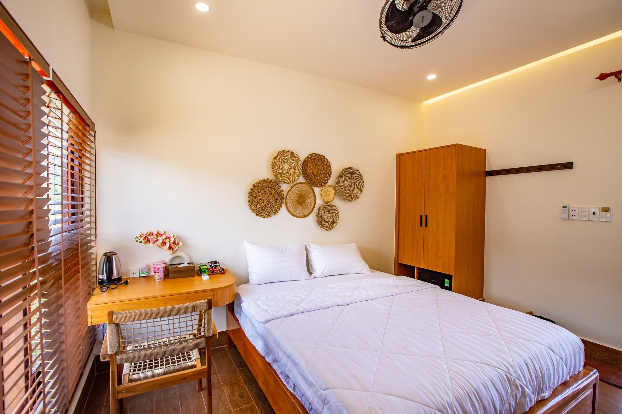 Superior Double Room thumbnail 2